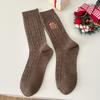 Meias Suxinaimin Femininas de Cano Médio para Primavera e Outono, com Padrão Trançado, Meias de Natal, Bordado de Boneco de Neve, Meias Slouch Versáteis da Moda de Zhejiang