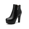 2022 novas botas femininas de outono e inverno com zíper lateral de strass, botas curtas de cavaleiro, botas de salto alto grossas para mesa d'água 40-50 botas de comércio exterior
