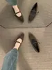Zapatos planos de invierno para mujer para exteriores estilo Mary Jane con una sola tira, suela suave, punta poco profunda, estilo de noche de hadas, punta cuadrada