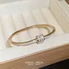 Pulsera de Acero de Titanio que No se Desvanece para Mujer, Galvanizado al Vacío de 18K, Pulsera con Cierre de Moda Versátil, Joyería Transfronteriza