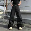 Jeans estiloso novo para 2026, estilo jovem high-street, com tachas, para homens, calça reta versátil e estilosa, preta