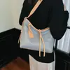Bolsa Grande e Elegante para Mulheres 2026 Novo Modelo Versátil Ombro Transversal para Trabalho e Uso ao Ar Livre Bolsa Tote