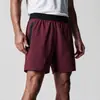 Shorts casuais esportivos de verão estilo americano para homens, camada única tecida, secagem rápida, cor sólida, para corrida e fitness, shorts abaixo do joelho