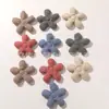 Tela de Cuadros Estilo Japonés Fresca y Sencilla Rellena de Algodón Accesorio de Flor de Cinco Pétalos DIY Accesorio para el Cabello Broche para Ropa Piezas para Accesorios de Joyería
