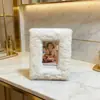 Marco de Fotos Zhentai, Felpa Esponjosa, Decorativo Suave al Tacto, Para Hogar Dormitorio Escritorio, Blanco 10x15cm, 1 Paquete