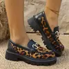 Zapatos de leopardo nuevos para primavera-verano-otoño 2026, disponibles para envío transfronterizo, talla grande, versátiles y elegantes, zapatos de cuero retro de moda con suela gruesa para mujer