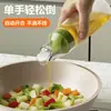 Garrafa de óleo squeeze com abertura e fechamento automáticos para uso na cozinha, à prova de vazamentos, sem pingos, tipo pressão, garrafa de tempero, garrafa de óleo de grau alimentício
