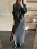 Conjunto de Vestido Suéter Tricotado para Mulheres 2026 Outono Inverno Estilo Coreano, um conjunto completo de duas peças com um toque de alta qualidade