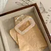 Pinza cuadrada pequeña exquisita y hermosa de Sirena Ji, linda y femenina, pinza de tiburón para la parte posterior de la cabeza, pinza para el pelo de ácido acético de moda para mujer, accesorios para el pelo
