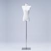 Estilo Coreano Hombro Plano y Clavícula Modelo Femenino Accesorios Estante de Exhibición Maniquí Femenino de Medio Cuerpo de Mesa con Cabeza y Mano Muñeca de Ventana