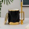 Caneca Cerâmica Dourada Simples Luxo Leve Nórdica para Escritório Casa Chá Aromatizado Café com Leite Copo de Água Caneca de Presente