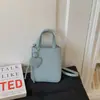 Bolso pequeño cuadrado simple para mujer, casual y elegante, bolso nuevo de moda y tendencia, bolso de hombro y cruzado de moda para la primavera 2026