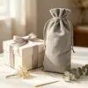 Bolsa de terciopelo gris con cordón en stock para guardar joyas, bolsa a prueba de polvo para auriculares, bolsa de terciopelo para guardar regalos