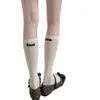 Calcetines finos de malla gris estilo Miu para Primavera/Verano, estilo simple, a media pantorrilla, con etiqueta de tela en inglés en el talón, calcetines de pantorrilla blanco lechoso