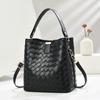 Bolso Tejido de Moda Estilo Coreano Casual Versátil de Mano Tipo Cubo 2025 Nuevo Retro Gran Capacidad de Un Hombro Cruzado
