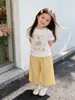 Conjunto de Roupa de Verão Fhw para Meninas, Novo Conjunto de Duas Peças com Estampa de Desenho Estilo Coreano, Camiseta de Manga Curta e Calça de Pernas Largas para Crianças