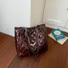 Bolso de cadena acolchado de rombos gran capacidad para mujer 2026 otoño nuevo versátil moderno de un solo hombro moderno retro casual bolso tote