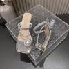 Sandalias tipo tanga francesas de pedrería para mujer para usar en exteriores 2025 Verano Nuevo estilo con falda Zapatillas de tacón grueso de cristal a la moda