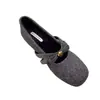 Zapatos de otoño nuevos y versátiles para mujer, estilo Mary Jane, con puntera cuadrada, lazo, mezcla de lana, estampado de camelia, para aumentar la altura, retro, 2026