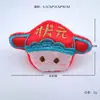 Broche de Sucesso no Exame: Pingente de Boneca de Pelúcia Desenho Animado Fofo, Acessório de Moda