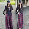 Conjunto de Estilo Relajado y Casual 2026: Conjunto de Dos Piezas de Camiseta Holgada Estilo Hong Kong de Verano y Pantalones de Pierna Ancha a Cuadros Vintage