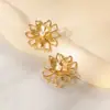 Novos Brincos de Aço Inoxidável Brincos de Flor Vazada com Pérola Luxo Leve Brincos de Alta Qualidade Brincos Femininos de Aço Titânio Antidescoloração