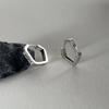Pendientes de diseño de serpiente pequeña estilo frío INS para mujer, moda simple, Joker, aguja de plata 925, pendientes pentagonales, joyería al por mayor