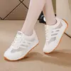 Zapatillas Blancas Transpirables de Malla Hueca para Mujer, Nuevo Modelo Verano 2026, Zapatos Casuales Versátiles para Estudiantes, Zapatillas Deportivas a la Moda