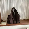 Bolso bandolera para mujer estilo coreano, bolsa de mano artística plisada de gran capacidad, bolso de hombro a cuadros casual ligero multiusos, modelo nuevo