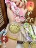 Regalos del Festival del Medio Otoño para Clientes: Pasteles de Luna, Bolsas de la Suerte, Dijes Dorados para Teléfono, Llaveros, Cadenas para Teléfono, Dijes para Bolsos