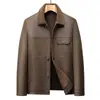 Jaqueta Masculina 2026 Outono/Inverno Lã de Cordeiro Couro Casaco Espessado Forrado com Fleece Gola Reversível Estilo Workwear Jaqueta Quente para Homens de Meia-idade