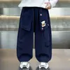 Calça de Outono para Meninos 2026 Nova Estilosa para Bebê e Criança Calça Longa de Primavera e Outono Calça Casual Solta Curvada Infantil Tendência