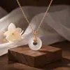 Símbolo de la Fortuna Hebilla de la Paz Collar de Calcedonia Plata Pura 999 Nuevo Estilo Chino Lujo Ligero Nicho Cadena para la Clavícula Colgante Retro de Moda para Mujer