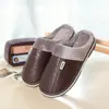 Tallas 35-51 zapatillas de algodón para el hogar mujer cuero PU invierno felpa de lana cálidas zapatillas hombre talla grande comercio exterior generación