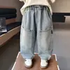 Calça Jeans de Outono para Meninos 2026 Novo Estilo Bonito para Bebês e Crianças Pequenas Calças Longas Retas Calças Casuais de Primavera e Outono para Crianças Tendência