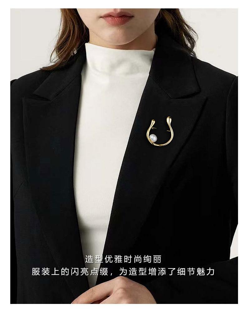 时尚轻奢风几何形胸针小众高级感淡水珍珠胸花新品个性