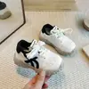 Tênis de treino alemães infantis color block retrô modelo primavera/outono 2026 tênis de malha com sola grossa para meninas tênis respiráveis para atividades ao ar livre estilo pai