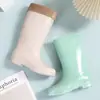 Botas de lluvia con estampado de mármol, botas de lluvia de caña alta, zapatos de agua para mujer, cálidos y adecuados para el trabajo en la cocina, altura hasta la pantorrilla, antideslizantes, resistentes al desgaste, impermeables y hechos de caucho