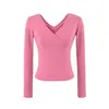 Camiseta rosa de manga larga con cuello cruzado para mujer, atuendo de principios de otoño, entallada a la cintura, doble cuello en V, top corto
