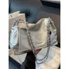 Bolsa Casual de Superfície Macia Grande Capacidade para Mulheres 2026 Nova Tendência Moda Versátil Bolsa Transversal com Corrente Bolsa de Ombro de Alta Qualidade