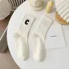 Meias de Cano Médio Zhuji Outono e Inverno Grossas Tendência Respiráveis Absorventes de Suor Celebridade da Internet Letra C Grande Casuais para Homens e Mulheres Duráveis