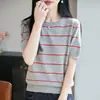 Camiseta de tricô de algodão com listras estilo francês, manga curta, para mulheres, novo modelo 2026, leve, respirável, confortável e colorida, listrada, que rejuvenesce.