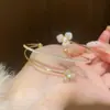 Pulseira Aberta Multicamadas Flor de Zircônia Pérola Japonesa e Coreana Exquisita, Delicada e Fashion Acessível Luxo Joia de Mão de Alta Qualidade para Mulheres