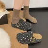 Mules estilo coreano de bolinhas, sem cadarço, com palmilha interna para aumento de altura, vestuário feminino para uso externo, coleção outono 2026, com detalhe de fivela