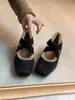 Versão em Pele de Ovelha ~ Aumento Interno Outono e Inverno Camurça Tira Cruzada Nariz de Porco Bico Quadrado Sapatos Mary Jane para Mulheres Forro de Lã de Inverno para Aquecimento Boca Rasa