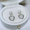 Brincos de Zircônia com Design de Coração Atmosférico Simples Europeus e Americanos Mais Vendidos Brincos de Pérola de Água Doce de Nicho Vintage da Moda para Mulheres