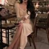 Vestido Tricotado de Manga Comprida para Outono e Inverno, Gola Quadrada Plissada, Fenda Emagrecedora, Saia Nicho Francesa para Mulheres