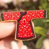 Libro Rojo Pequeño Marea Nacional Insignia Metálica AR Colección del Museo Souvenirs Para Regalar Personas Antiguas Bordadas Vestimentas Culturales y Creativas Imán Antiguo