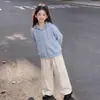 Conjunto de Dos Piezas para Niñas: Sudadera con Capucha de Manga Larga Estilo Universitario 2026 y Pantalones Casuales de Color Sólido (Niños de mediana edad y mayores) - Versión coreana