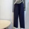 Calça de Moletom Cropped com Bainha Desfiada e Caimento Solto para Mulheres, Nova para o Início do Outono, Cintura Elástica com Cordão, Caimento Solto, Perna Reta, Calça Casual Versátil